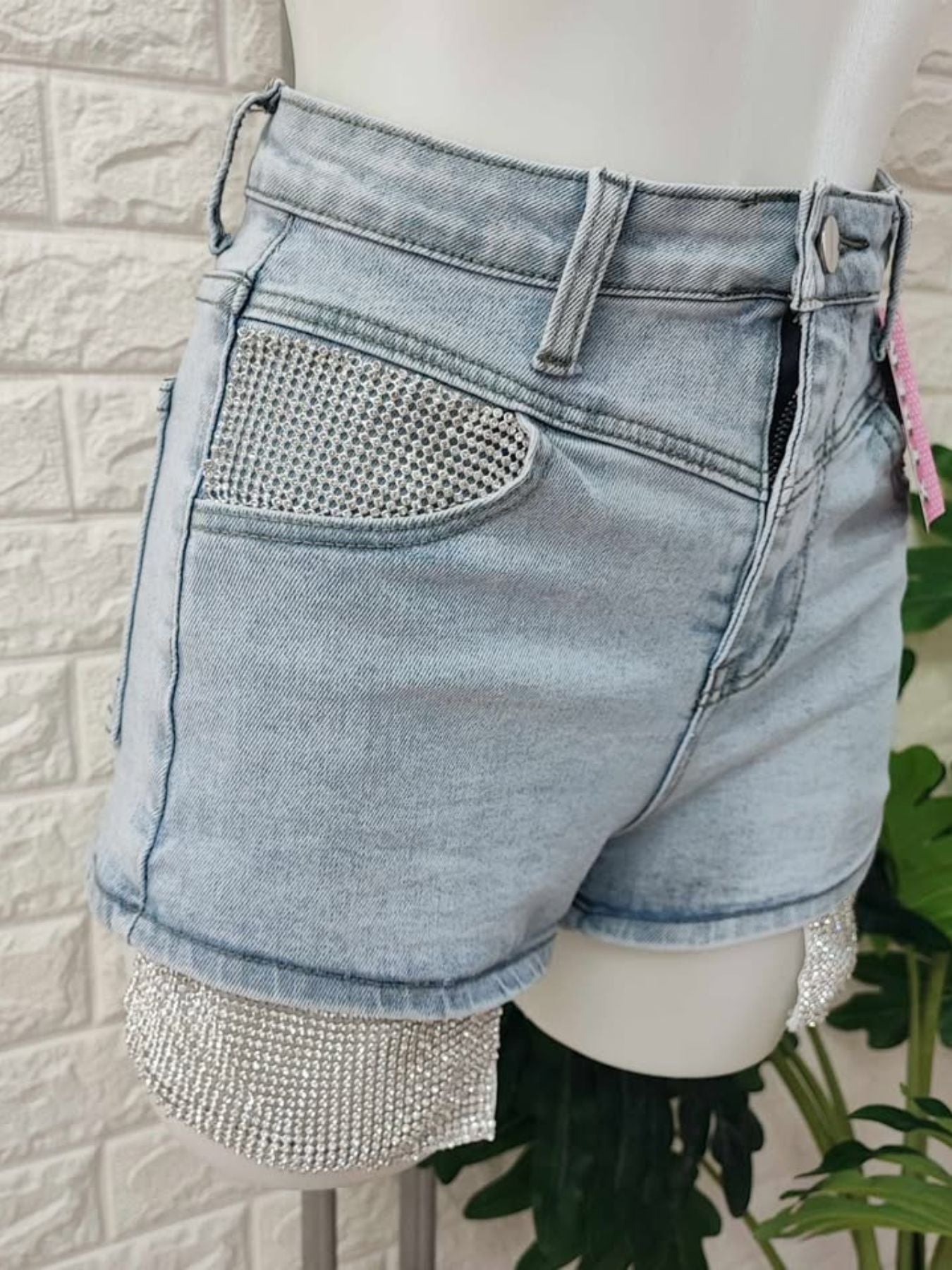 SHORT NELY