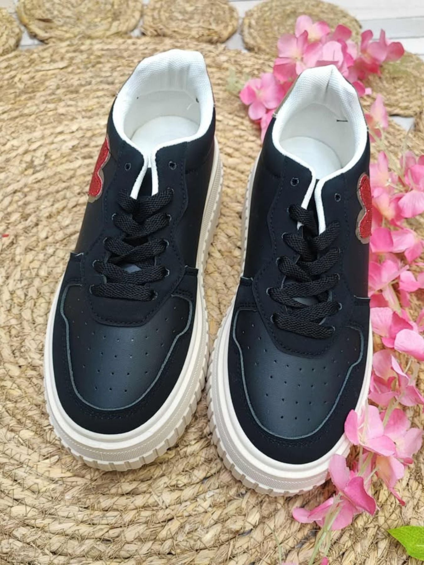 SNEAKER VICTORY - NEGRO Y BEIGE