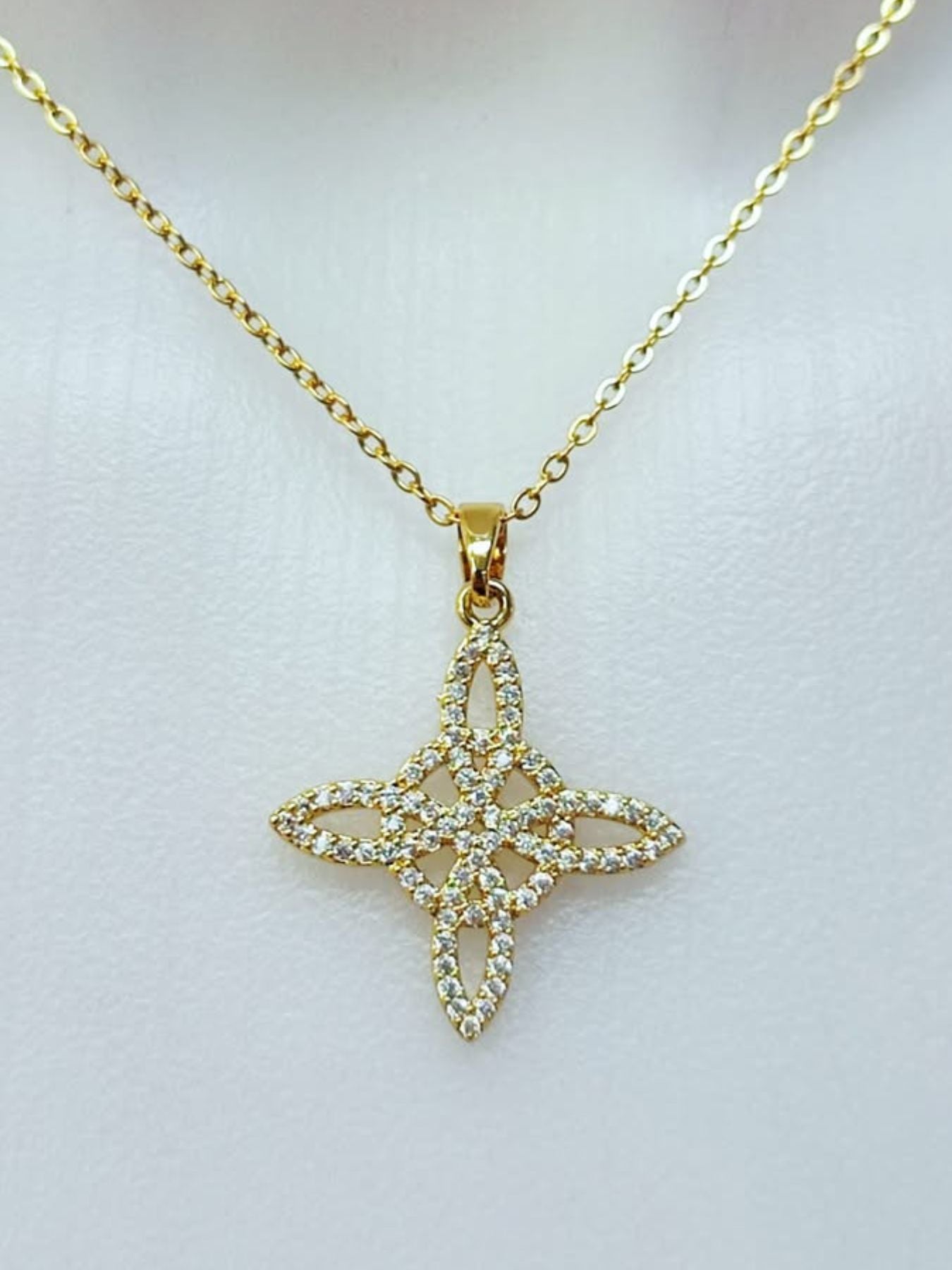 COLLAR NUDO STRASS