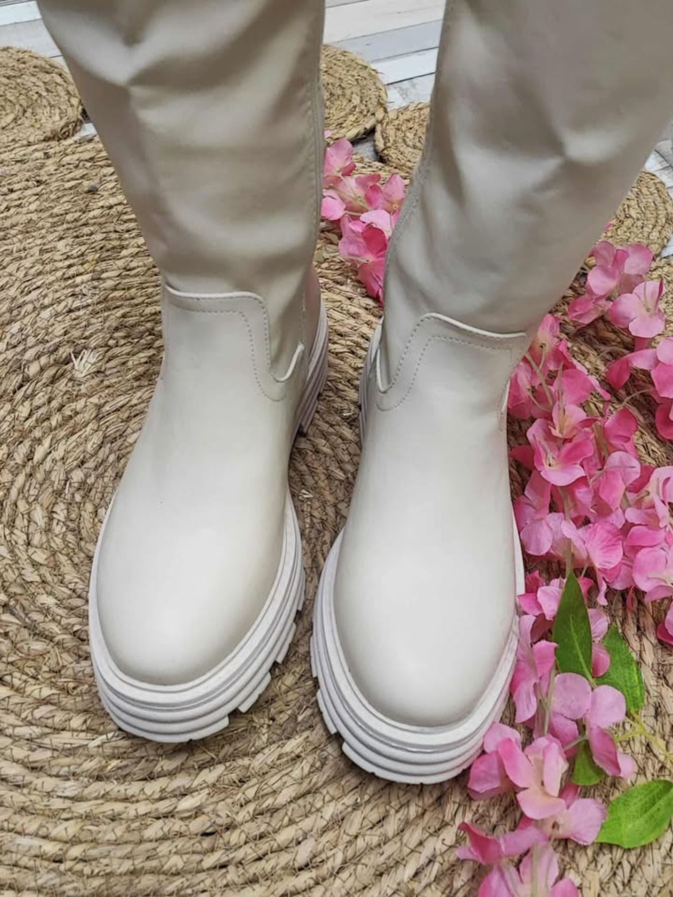 BOTA JANETH - BEIGE