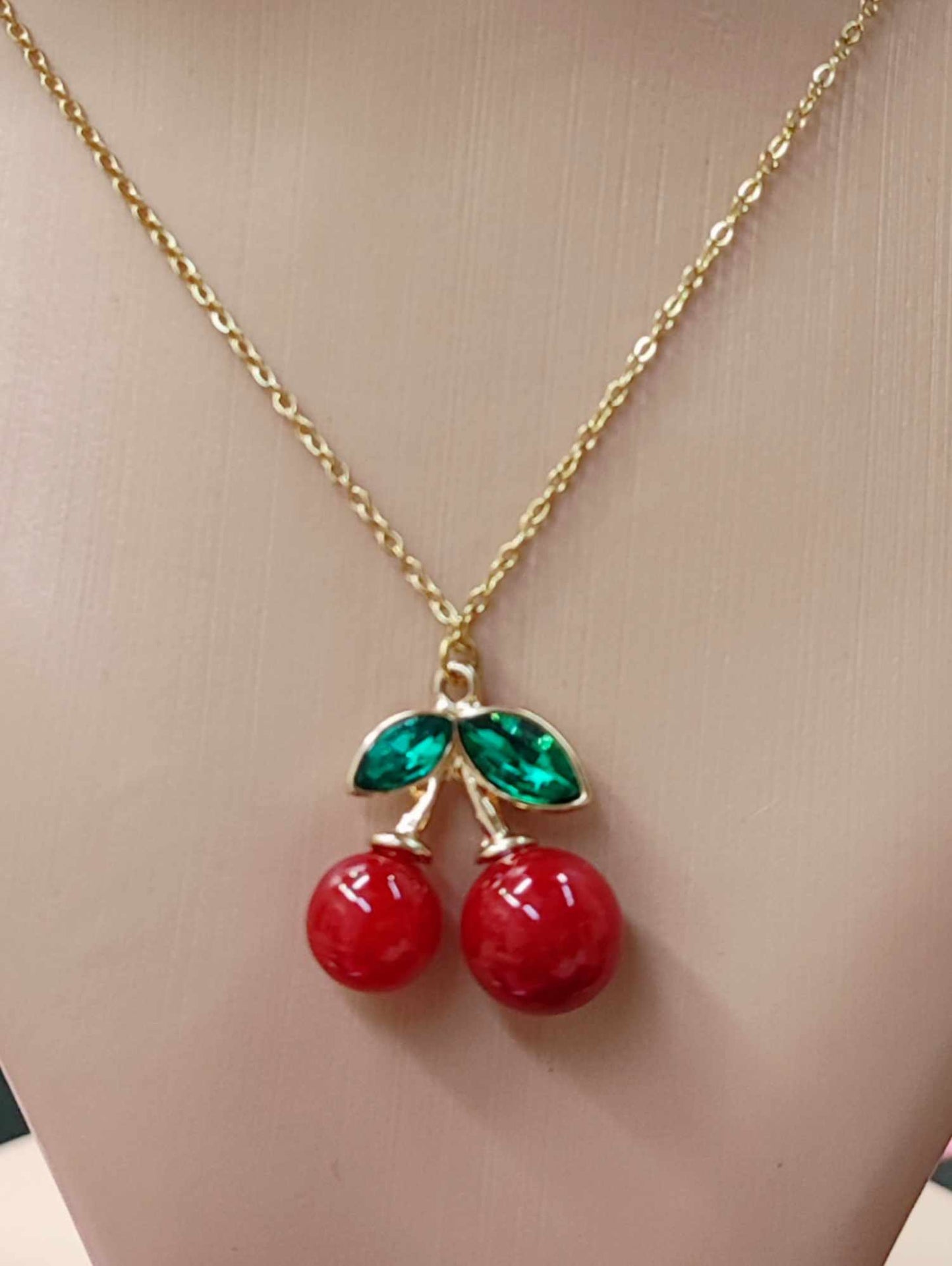 COLLAR CHERRY