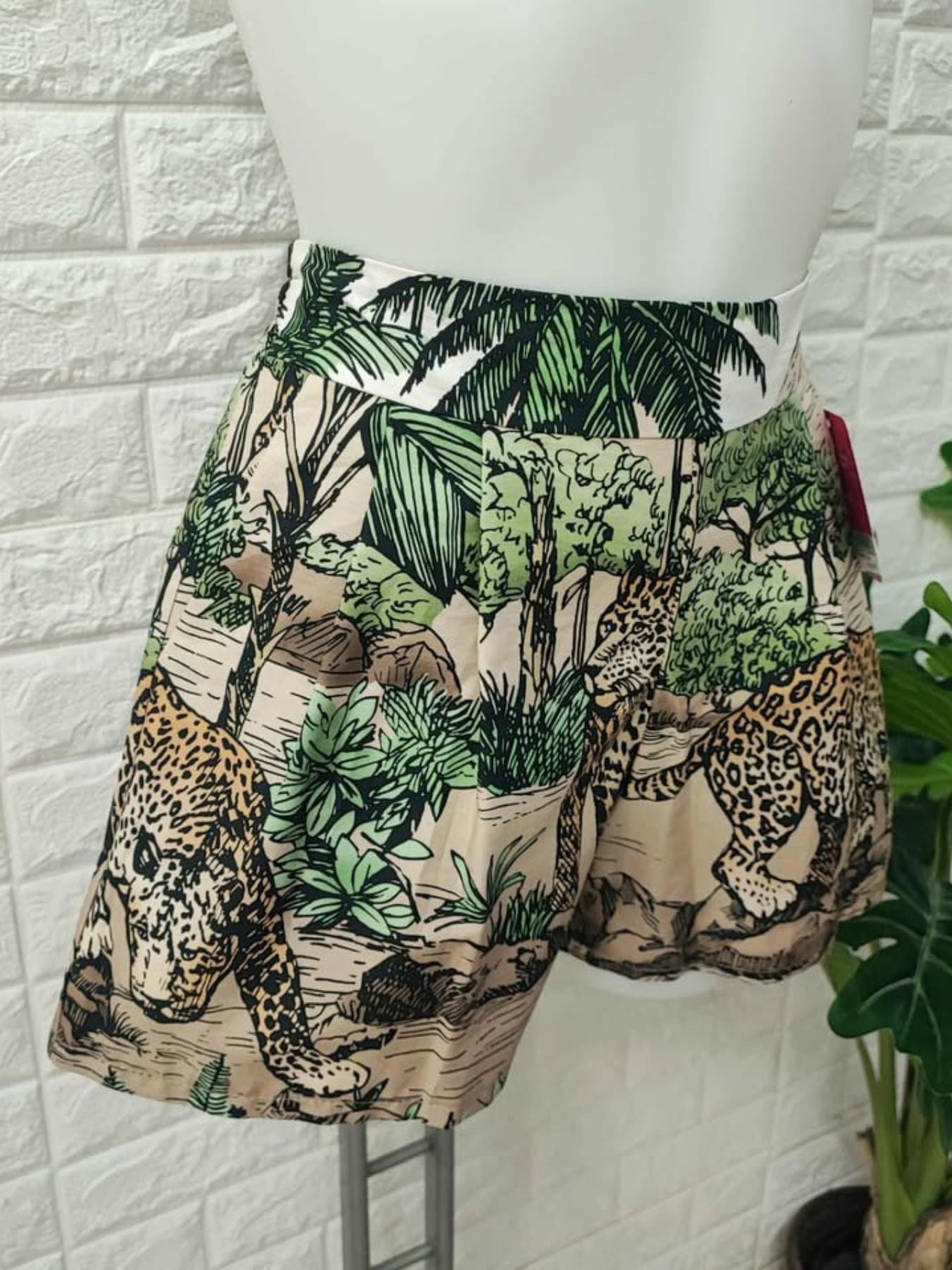 SHORT SAFARI