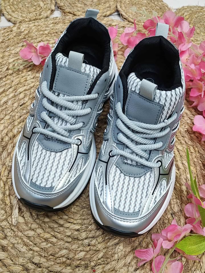 SNEAKER BRENDA - PLATA