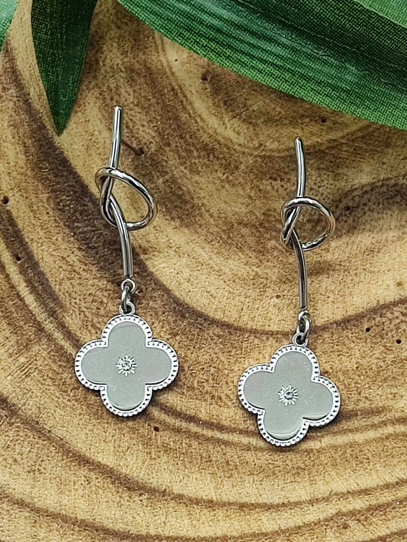 PENDIENTES NUDY