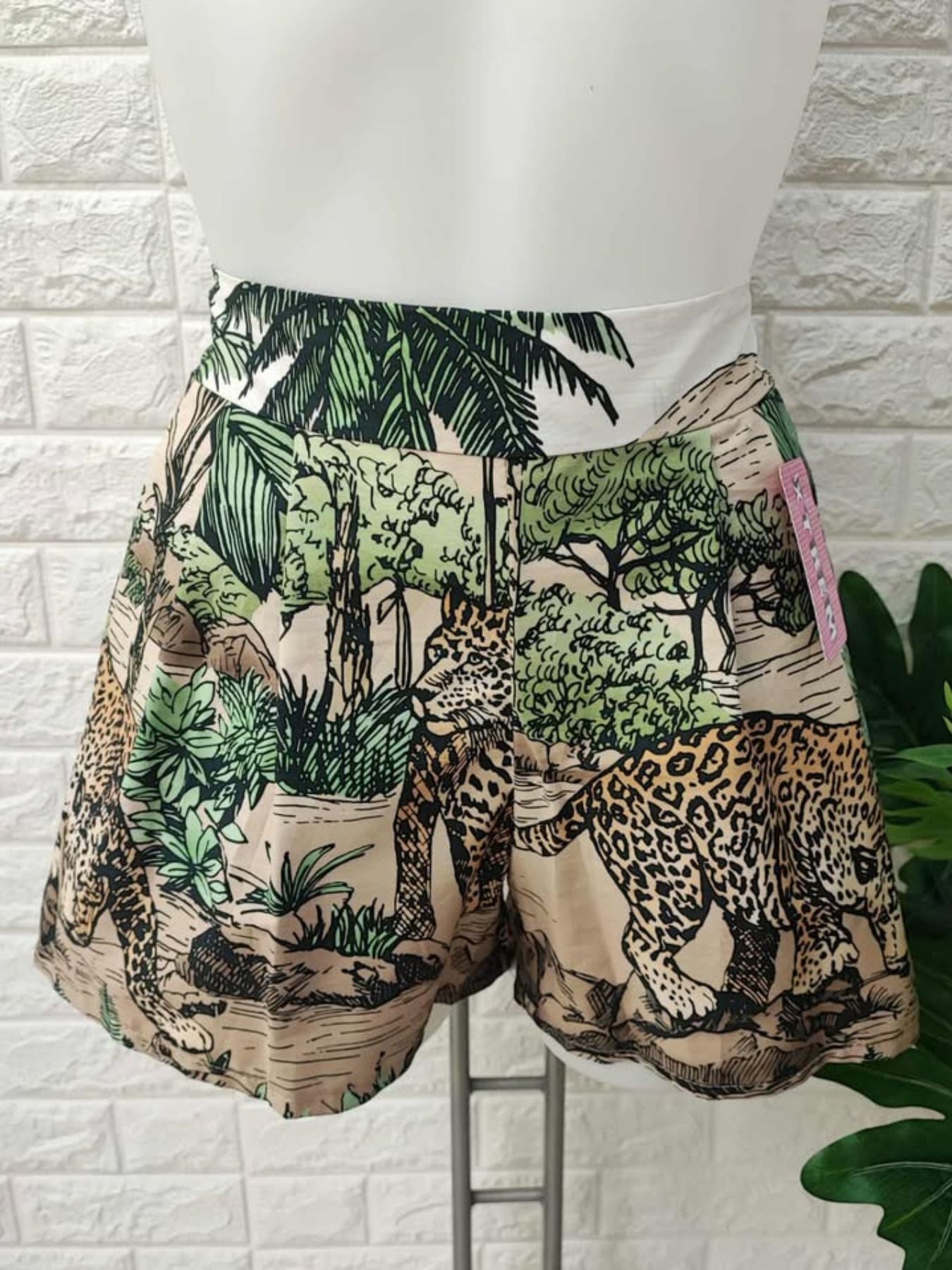 SHORT SAFARI