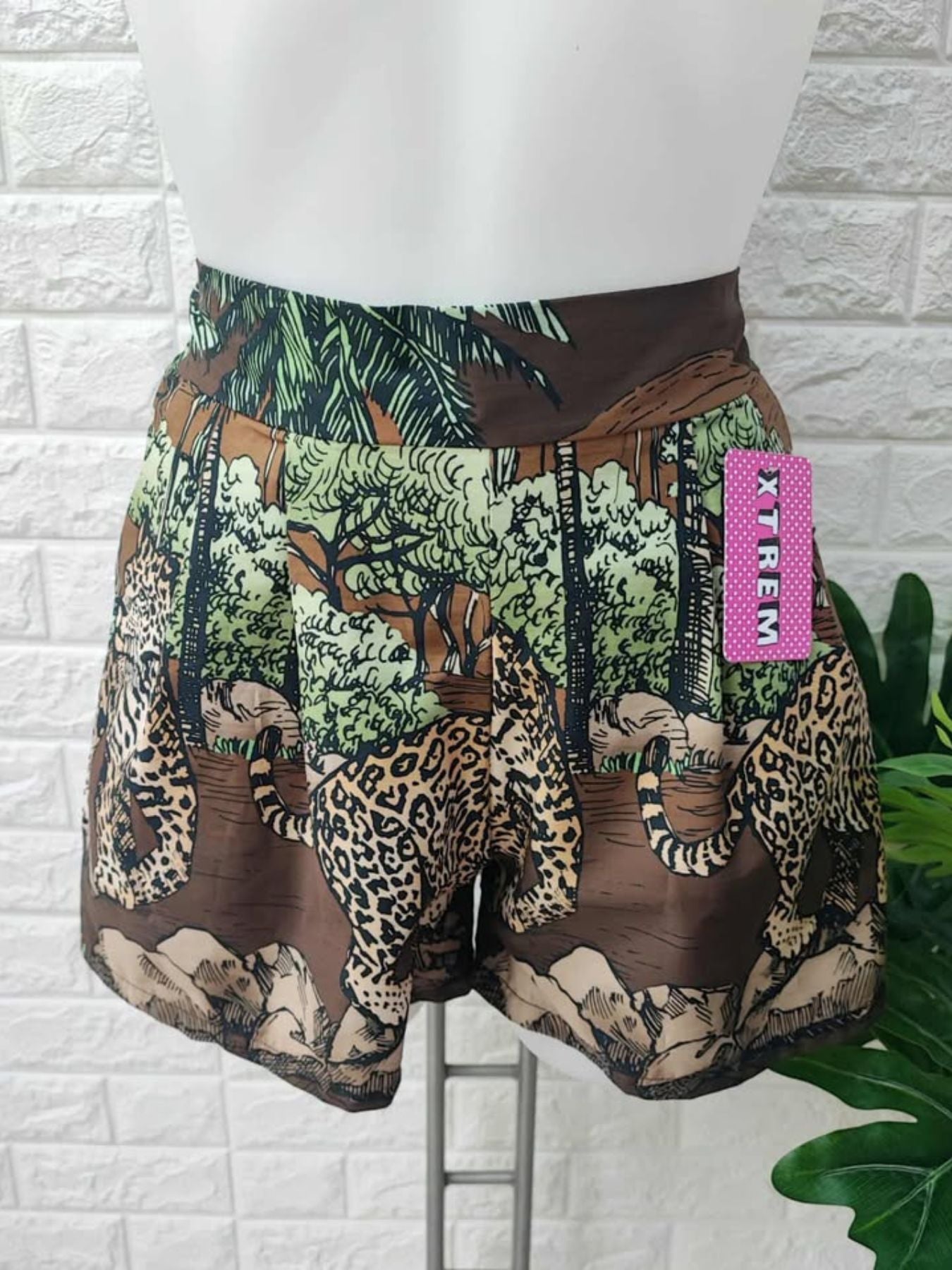SHORT SAFARI