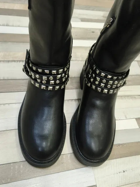 BOTIN TACHUELAS HEBILLA ref.038 - NEGRO