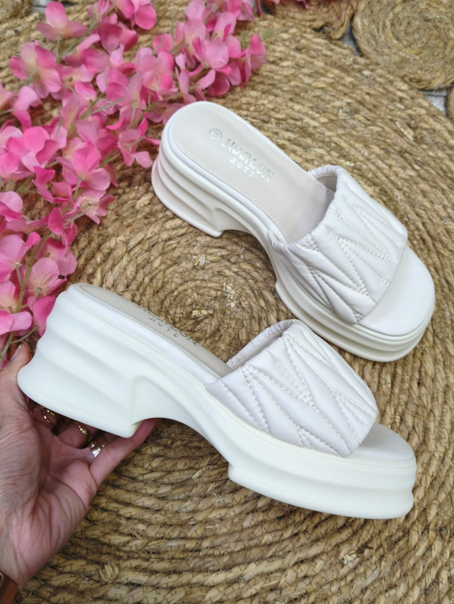 ZAPATO GIANELA - BEIGE
