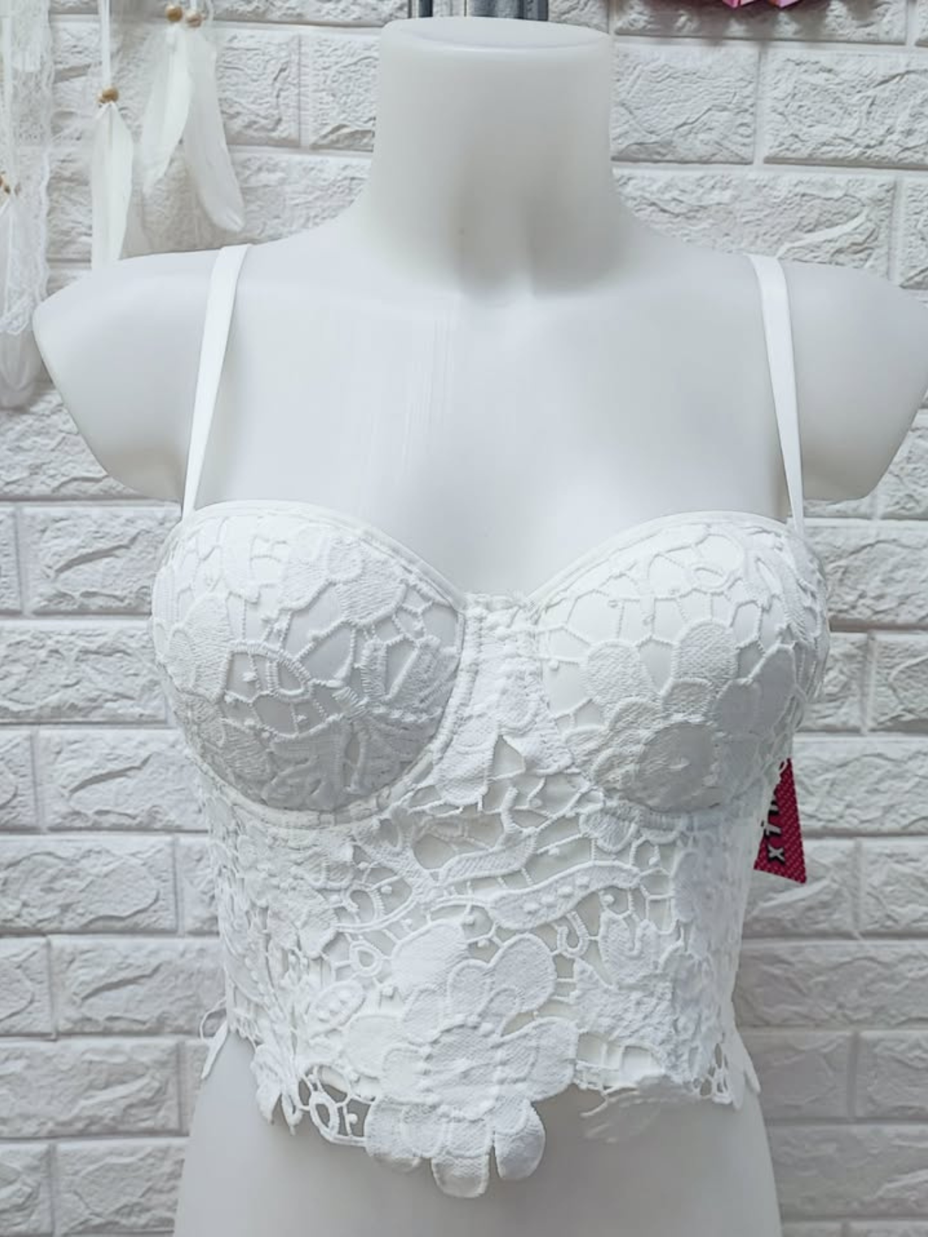 TOP ALISSET