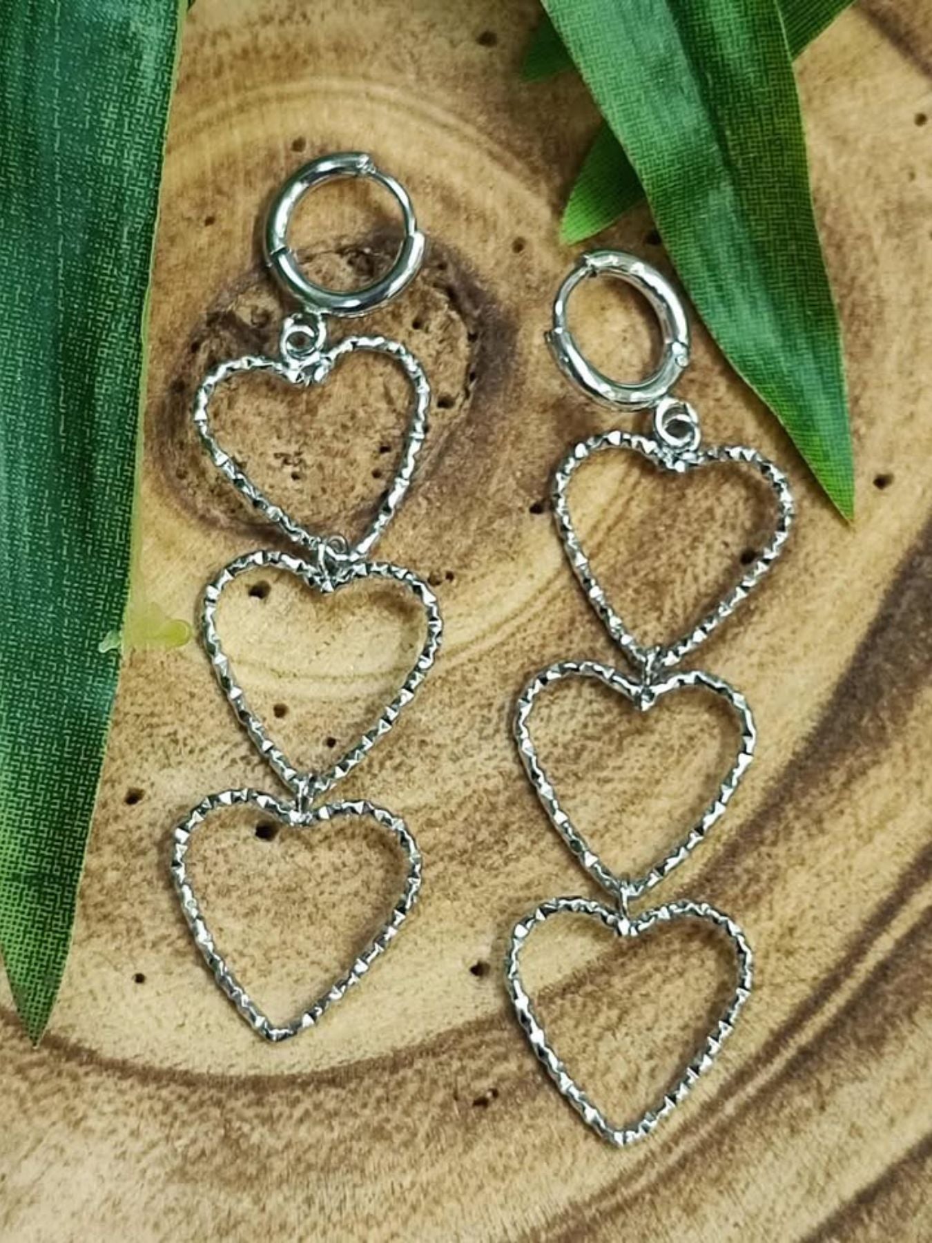 PENDIENTES MULTICORAZONES - PLATEADO