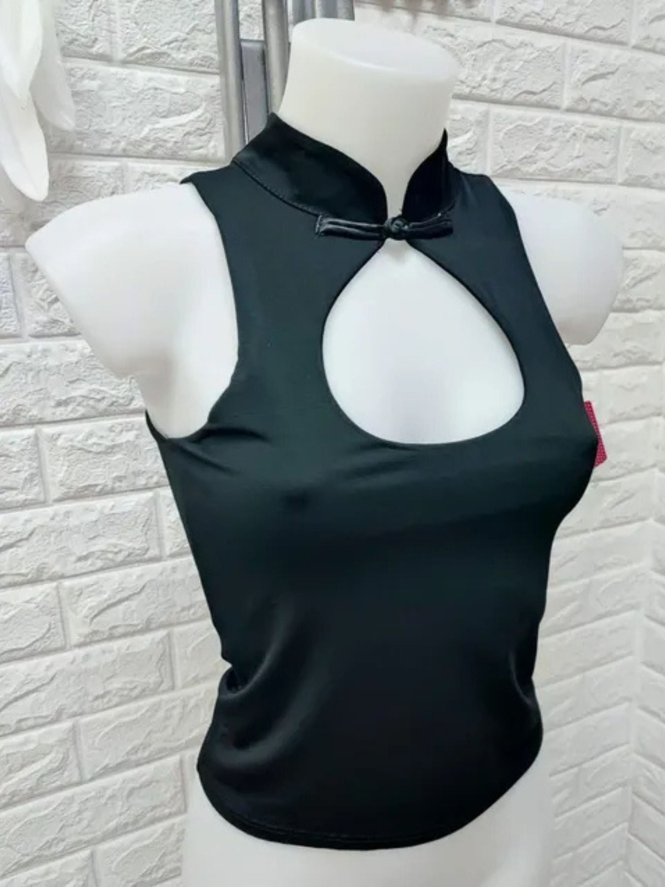 TOP NIKA