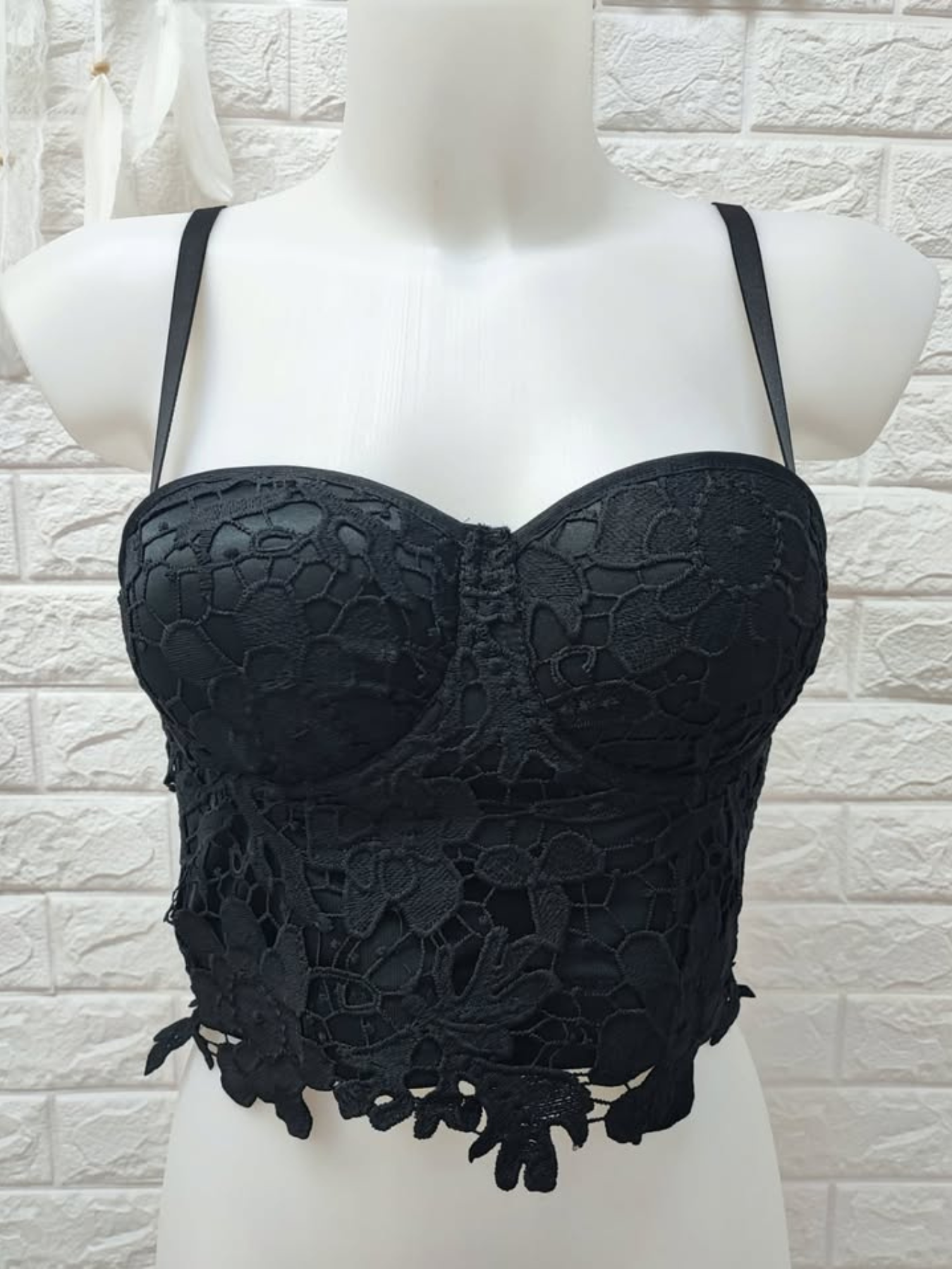 TOP ALISSET