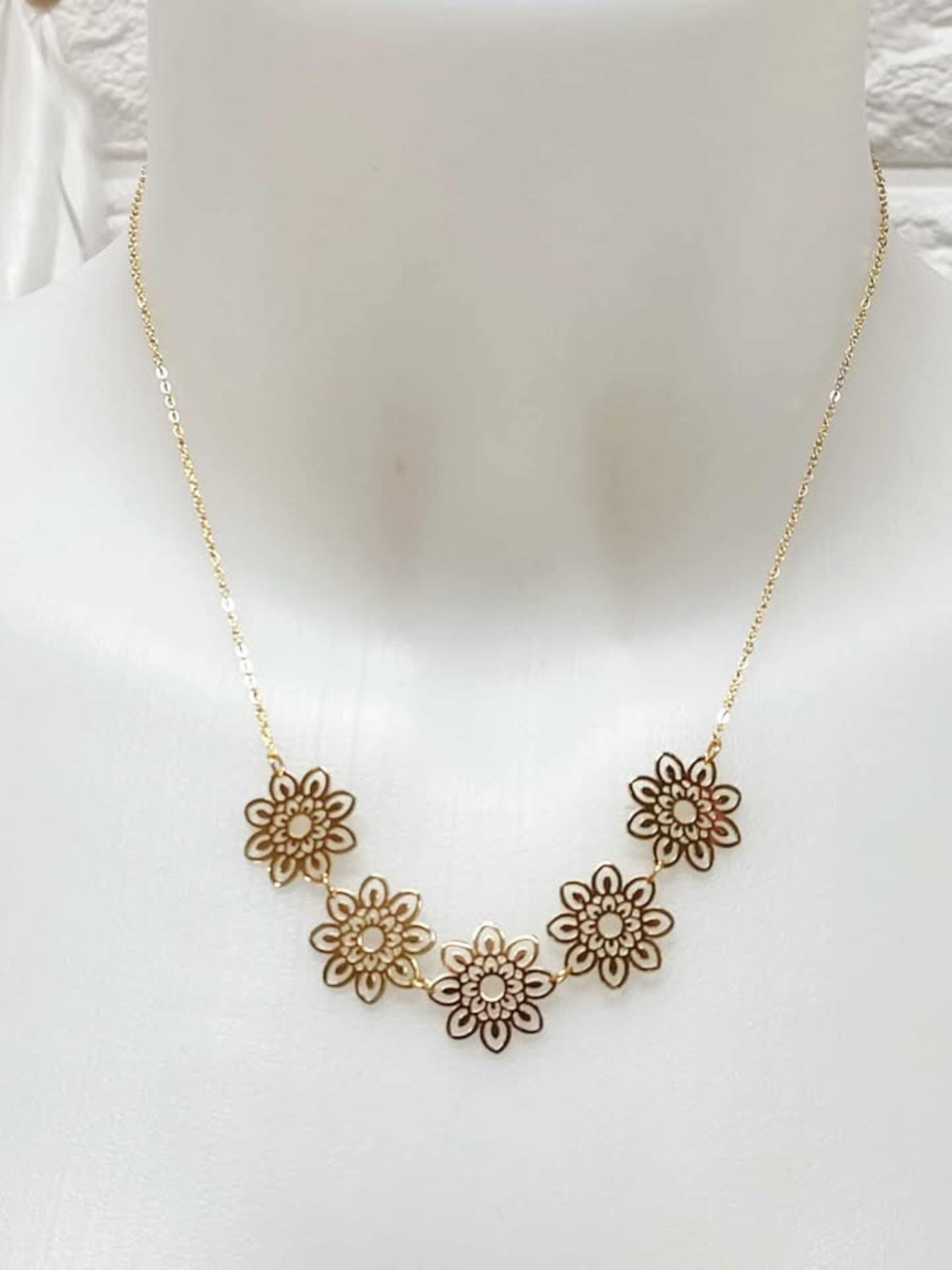 COLLAR FLORES
