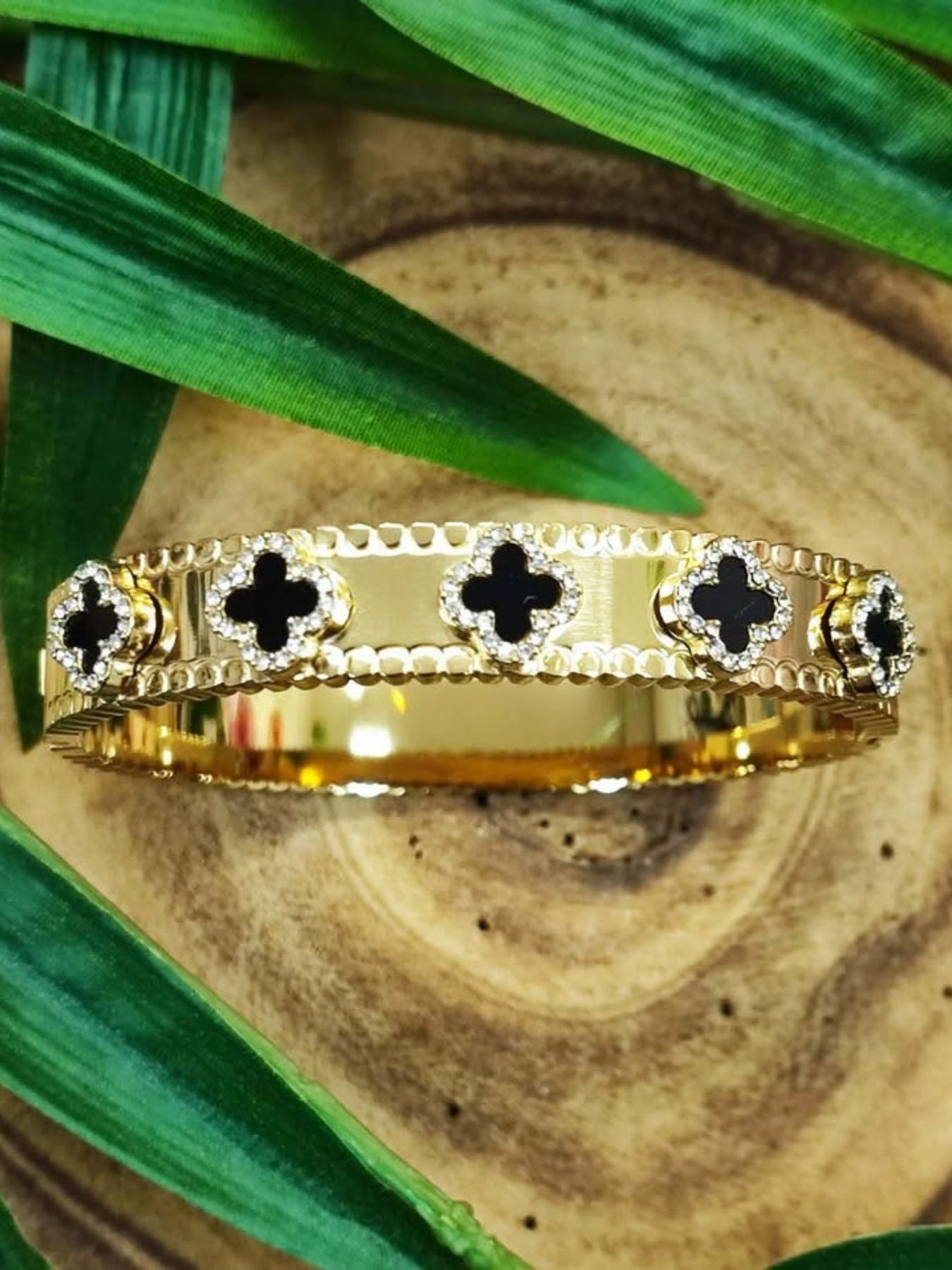 PULSERA CREW