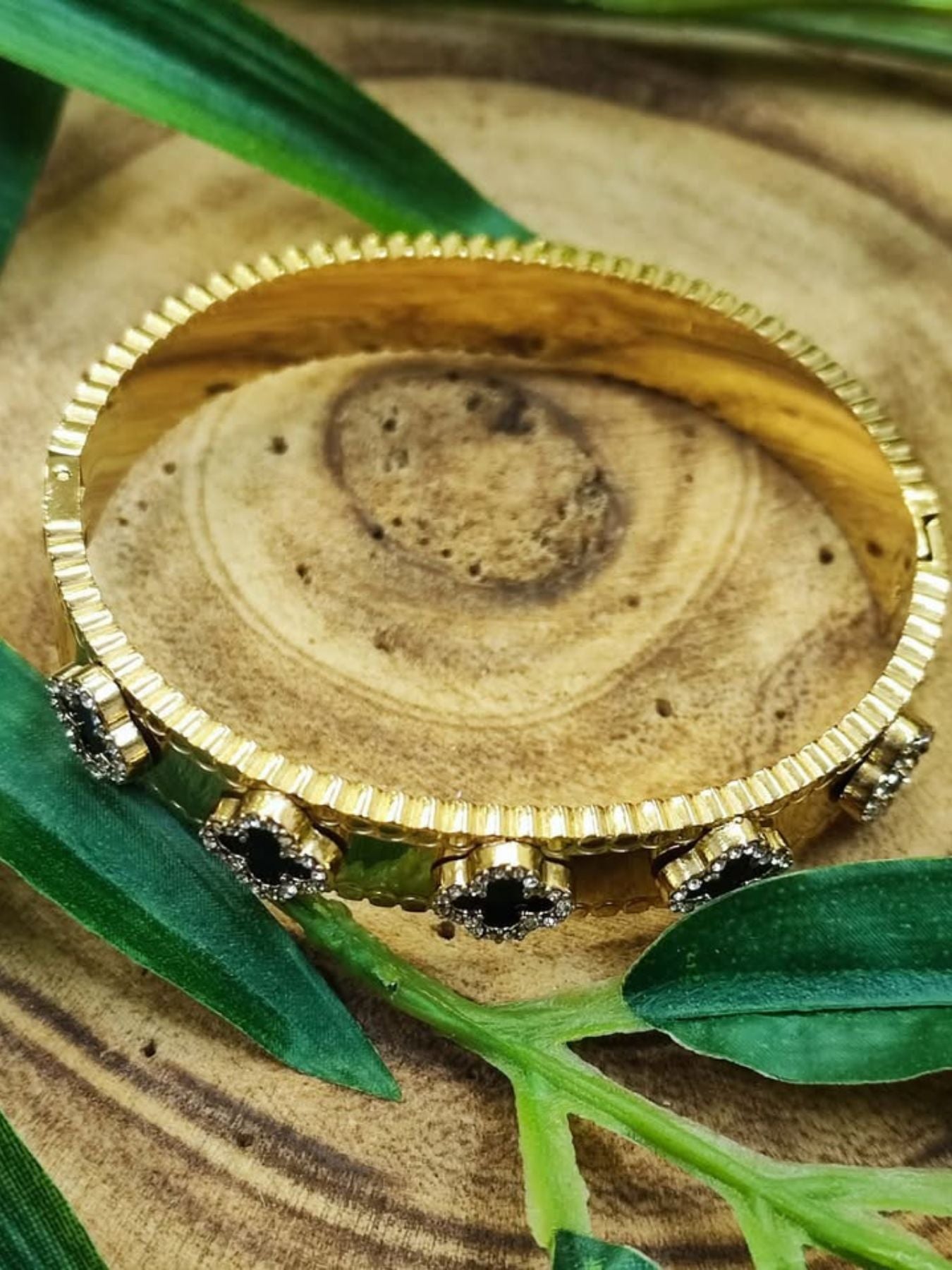 PULSERA CREW