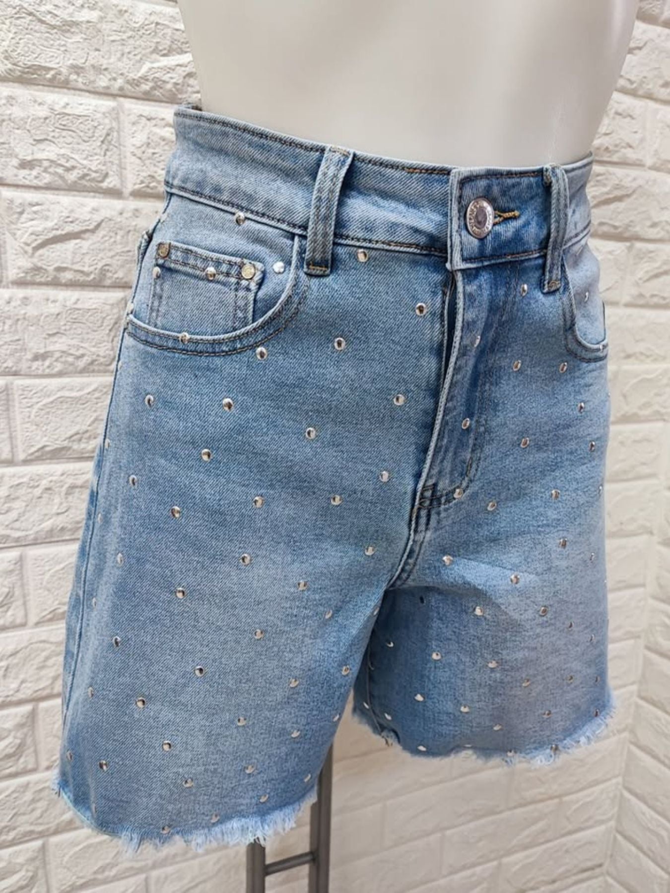 SHORT LUNAY