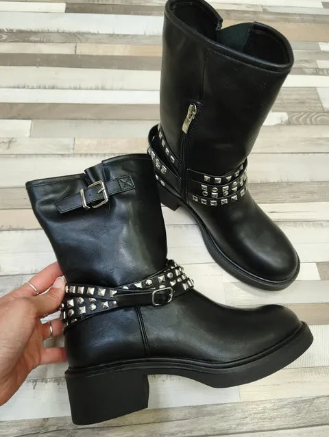 BOTIN TACHUELAS HEBILLA ref.038 - NEGRO
